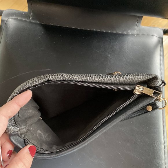 Vintage Leather Satchel - Picture 3 of 3